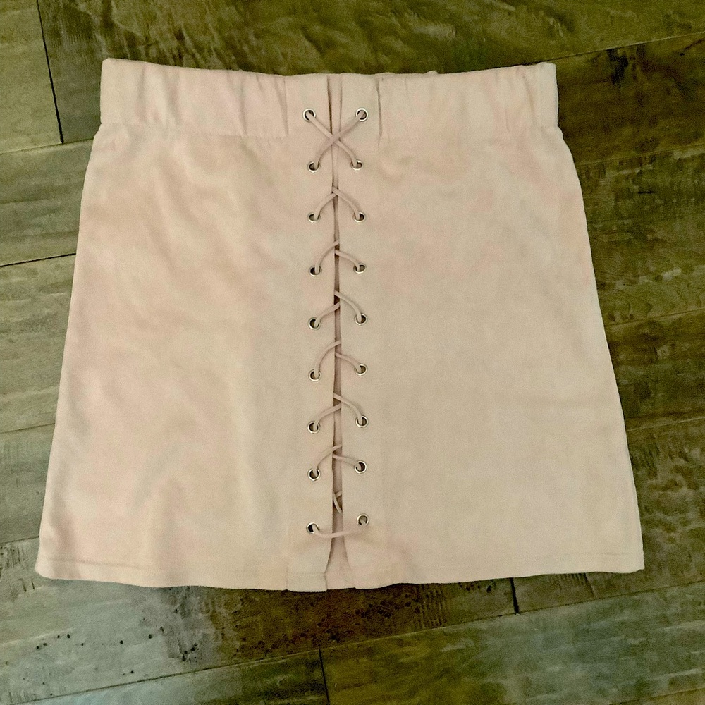 Skylee Collection Blush Pink Faux Suede Skirt, Size M